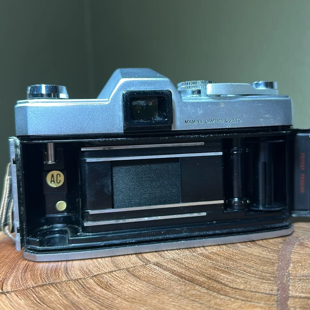 MAMIYA/SEKOR 1000 DTL 35mm SLR Camera with 55mm f/1.8 Lens